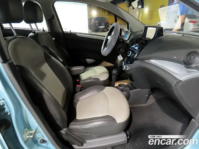 Chevrolet Spark 2012 1.0 автомат (гидро), миниатюра 8