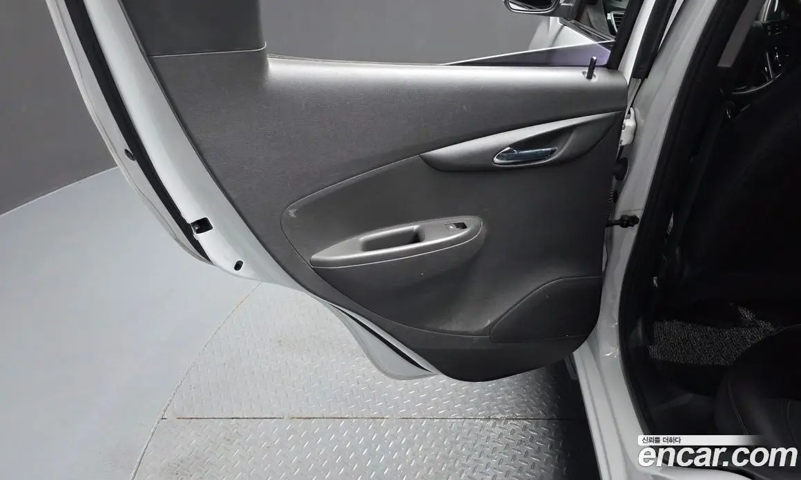 Chevrolet Spark 2019 1.0 автомат (гидро), фото 15