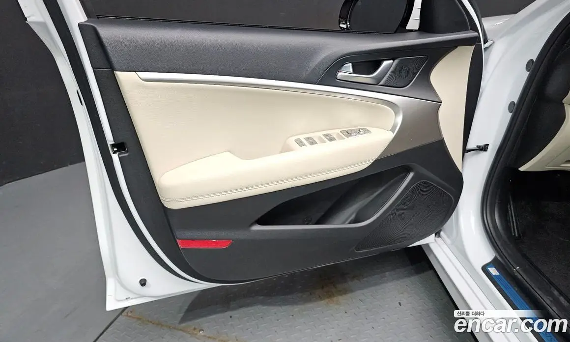 Genesis G70 2024 2.5 автомат (гидро), фото 14
