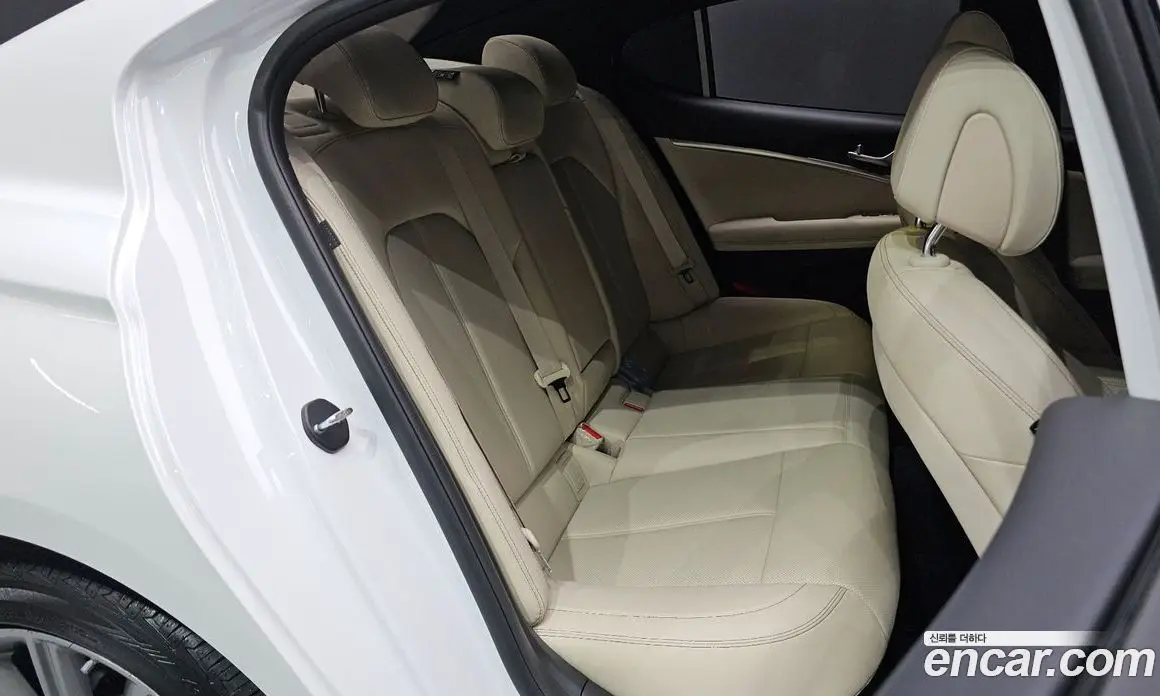 Genesis G70 2024 2.5 автомат (гидро), фото 17