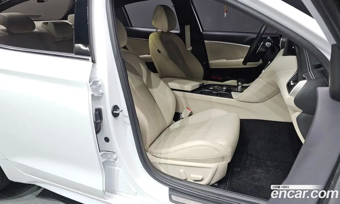 Genesis G70 2024 2.5 автомат (гидро), фото 18