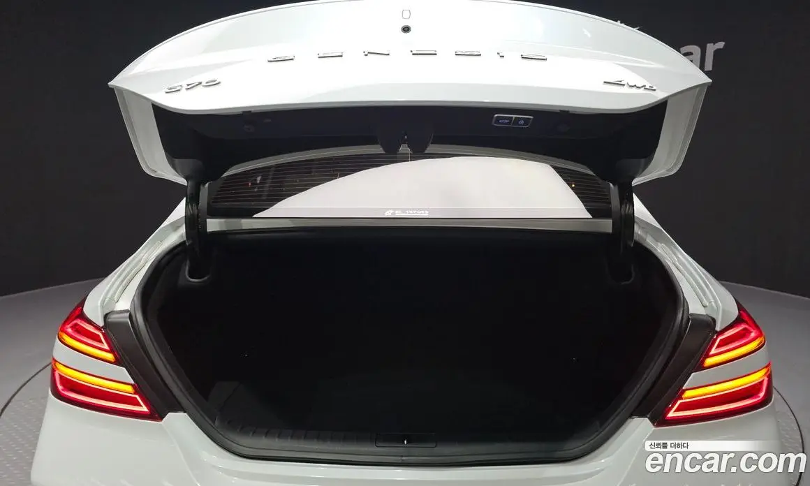 Genesis G70 2024 2.5 автомат (гидро), фото 26