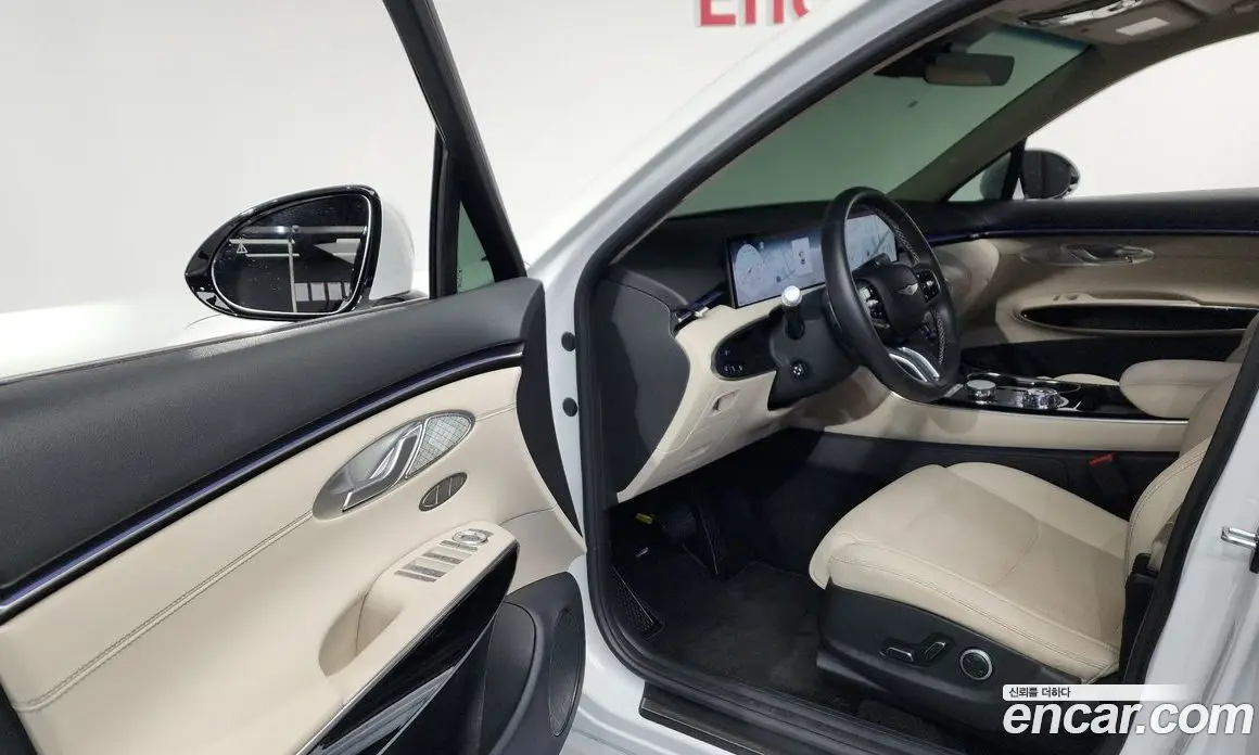 Genesis GV70 2025 2.5 автомат (гидро), фото 13