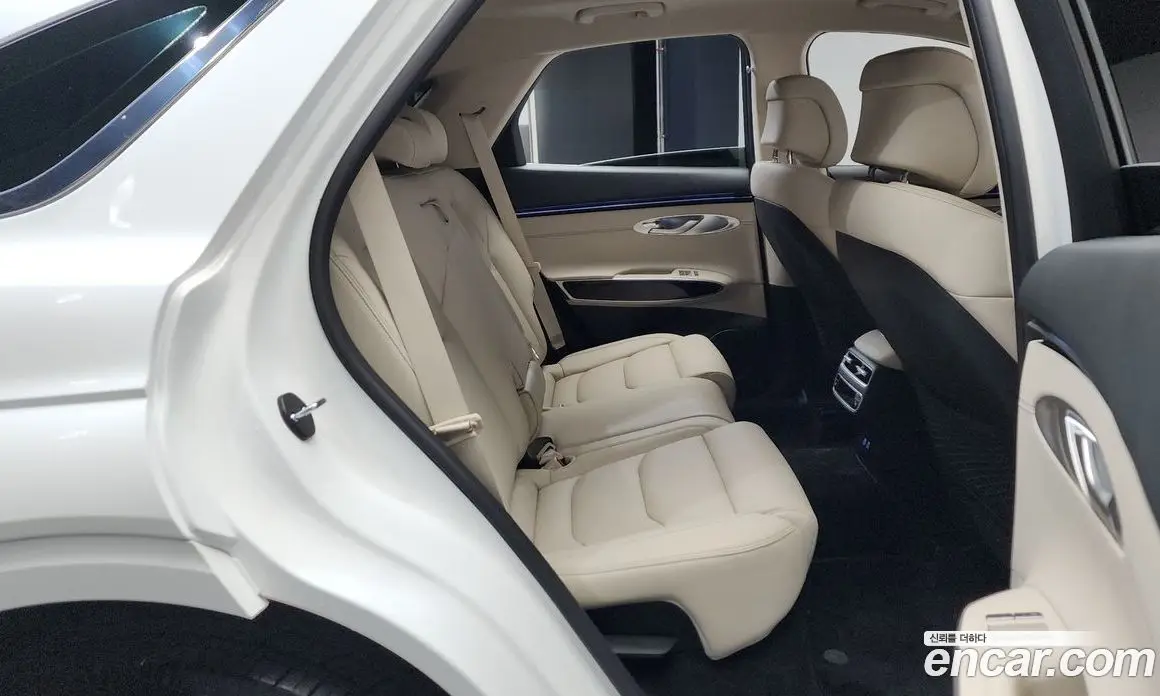 Genesis GV70 2025 2.5 автомат (гидро), фото 17