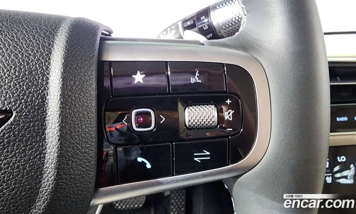 Genesis GV70 2025 2.5 автомат (гидро), фото 23