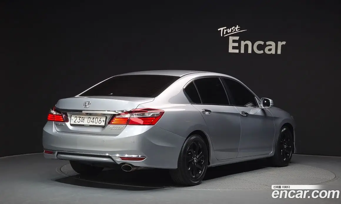 Honda Accord 2016 2.4 автомат (гидро), фото 2 Honda Accord 2016 2.4 автомат (гидро), фото 2