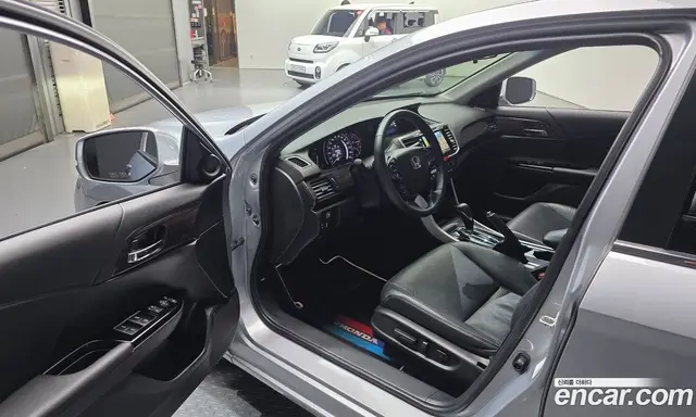Honda Accord 2016 2.4 автомат (гидро), миниатюра 10 Honda Accord 2016 2.4 автомат (гидро), миниатюра 10