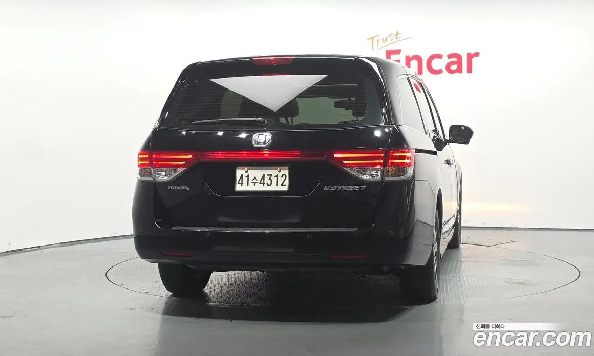 Honda Odyssey 2015 3.5 автомат (гидро), фото 4