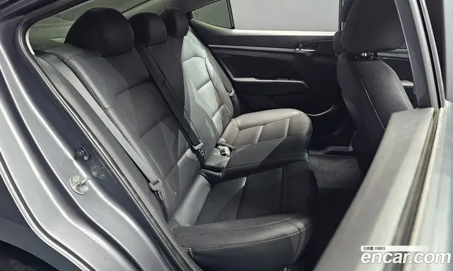 Hyundai Avante 2019 1.6 автомат (гидро), миниатюра 11