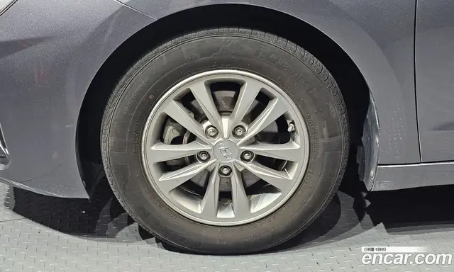 Hyundai Avante 2019 1.6 автомат (гидро), миниатюра 5