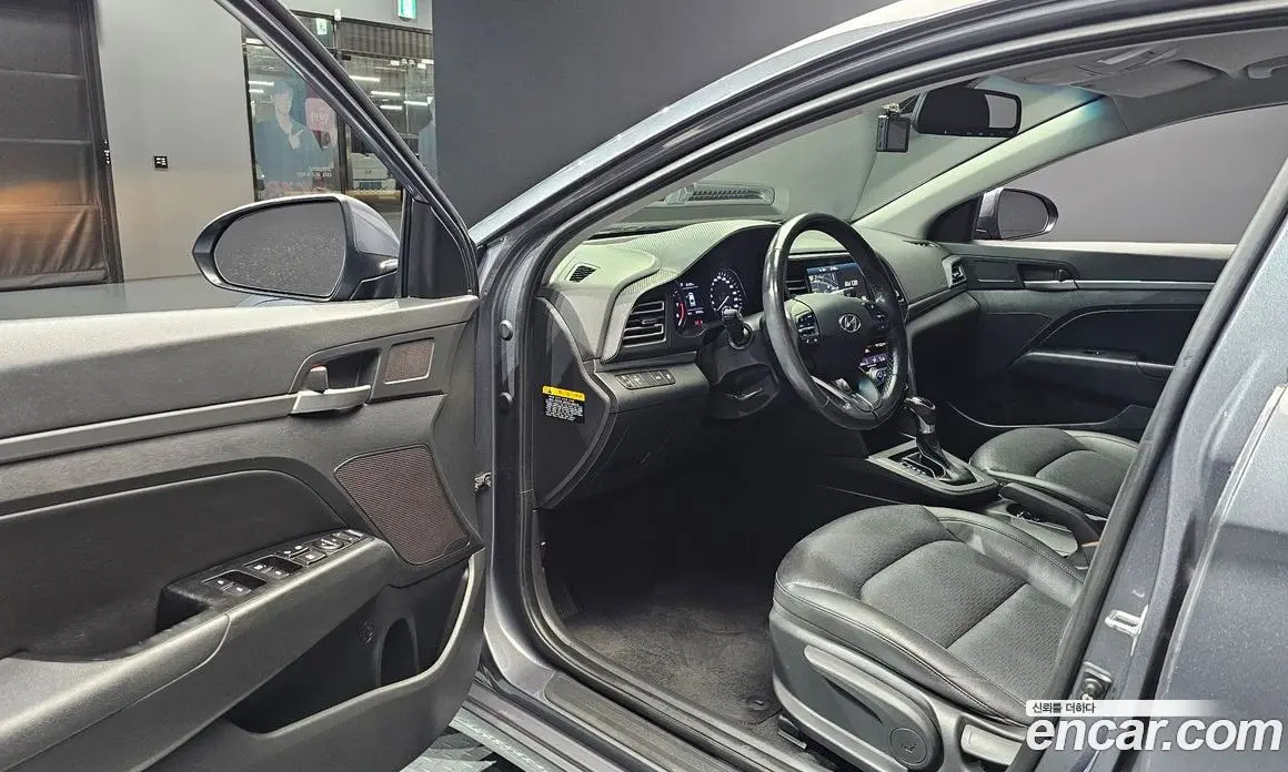Hyundai Avante 2019 1.6 автомат (гидро), фото 10