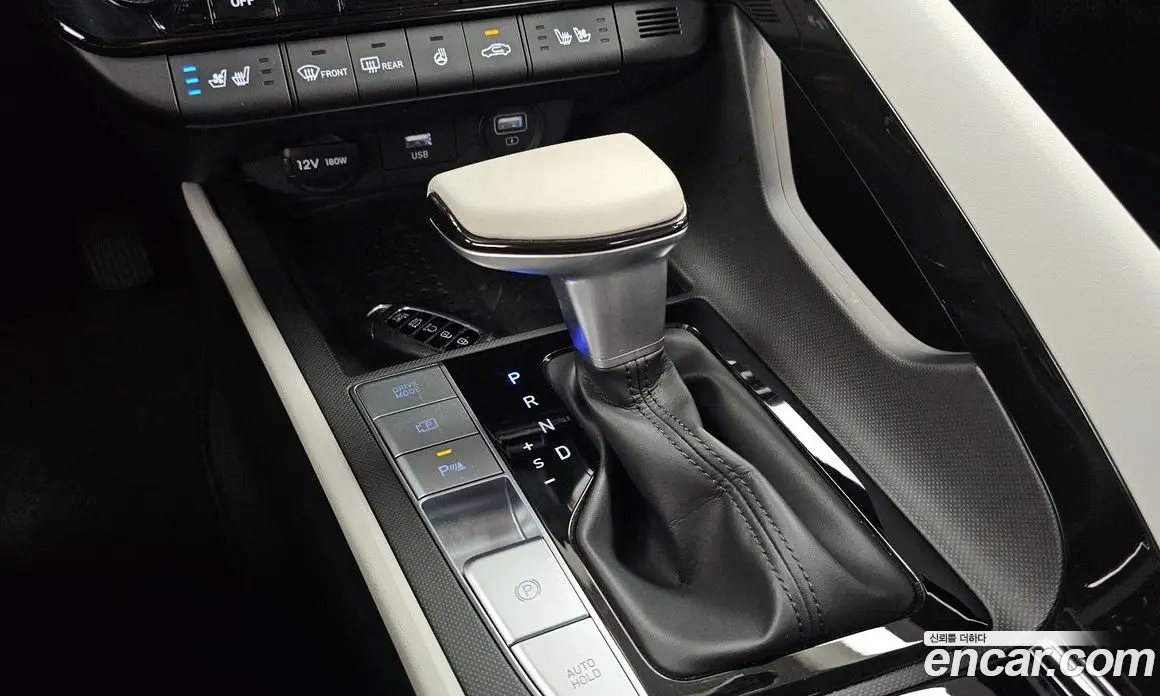 Hyundai Avante 2021 1.6 автомат (гидро), фото 9