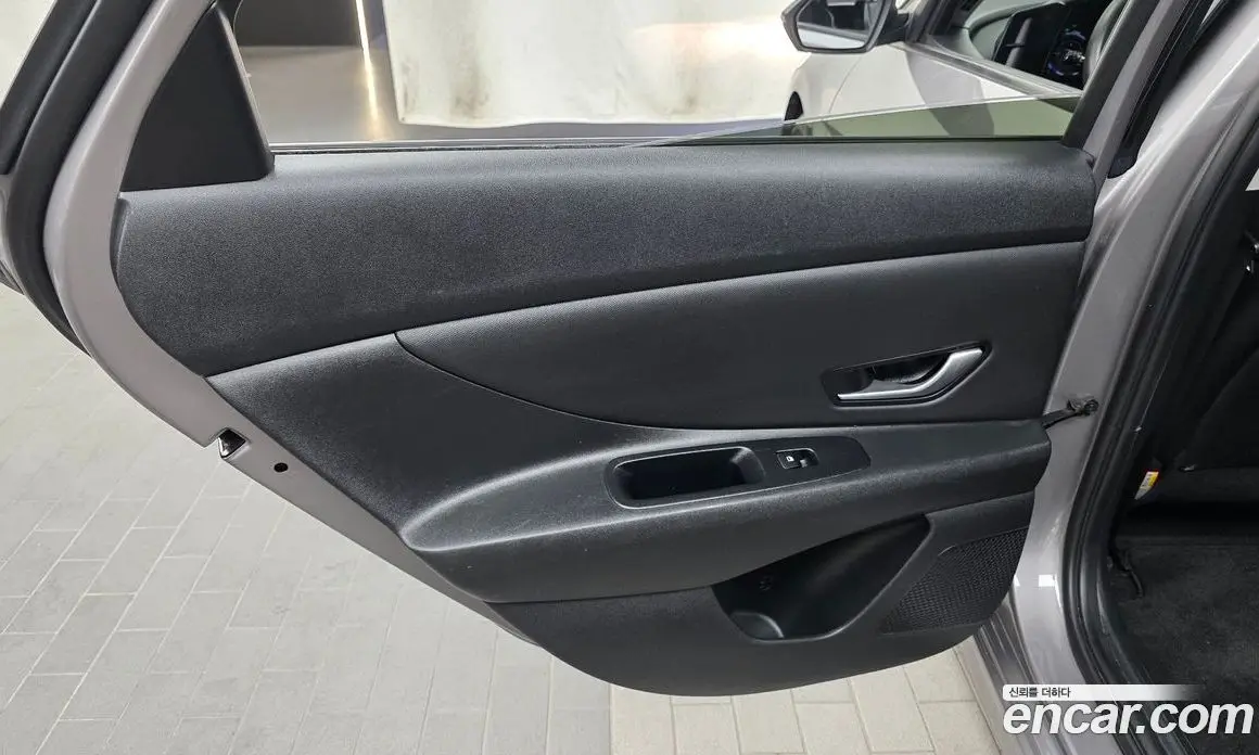 Hyundai Avante 2022 1.6 автомат (гидро), фото 15