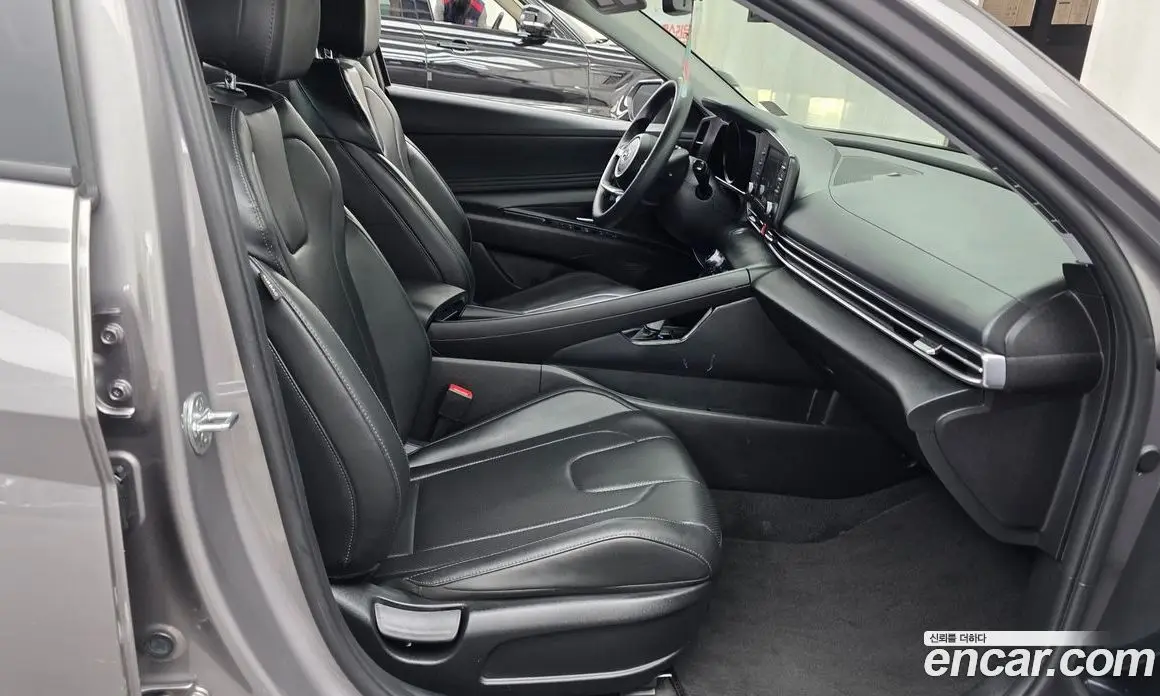 Hyundai Avante 2022 1.6 автомат (гидро), фото 16