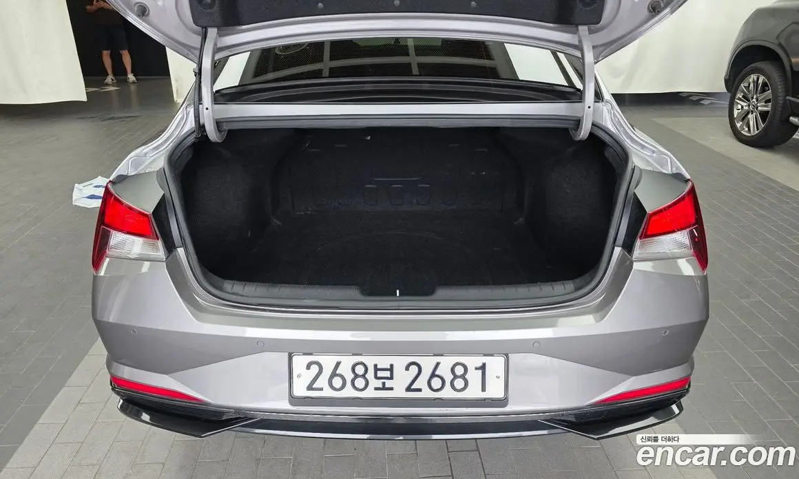 Hyundai Avante 2022 1.6 автомат (гидро), фото 26
