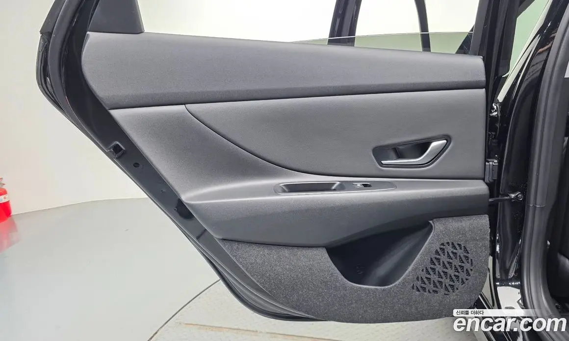 Hyundai Avante 2025 1.6 автомат (гидро), фото 14