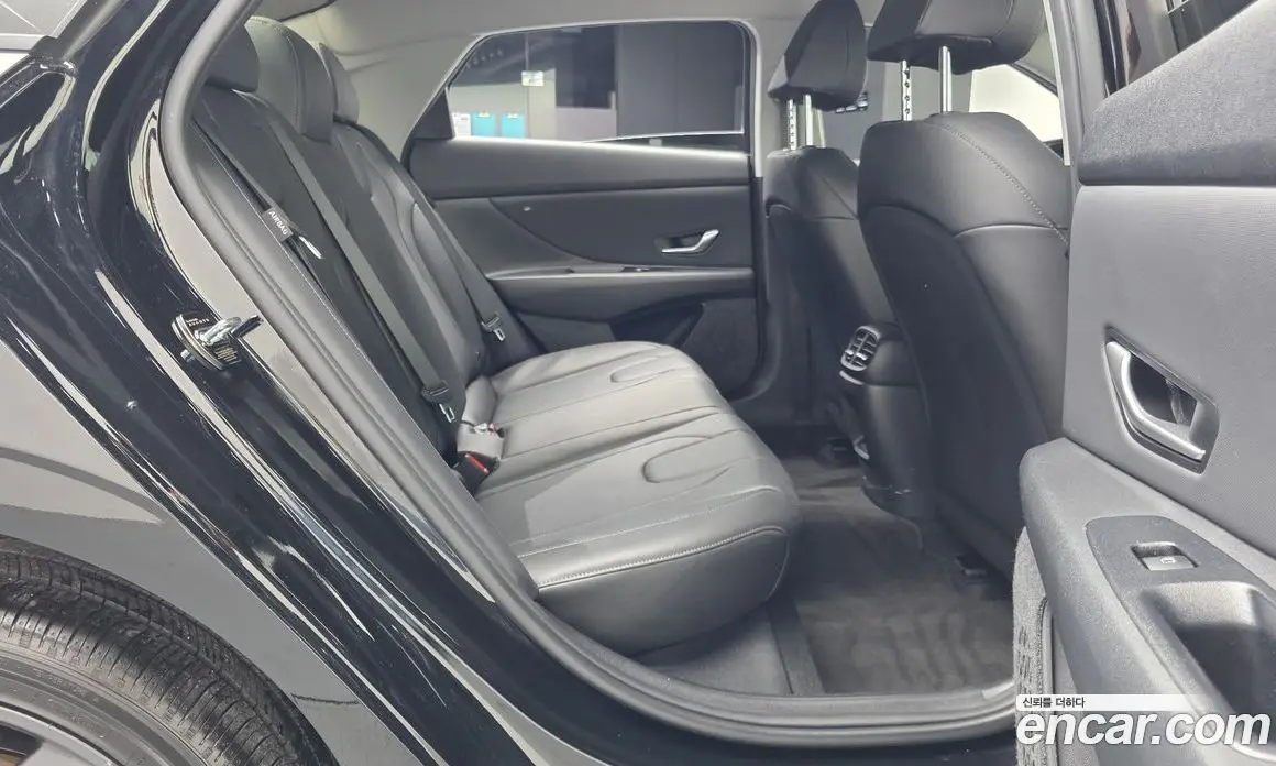 Hyundai Avante 2025 1.6 автомат (гидро), фото 17