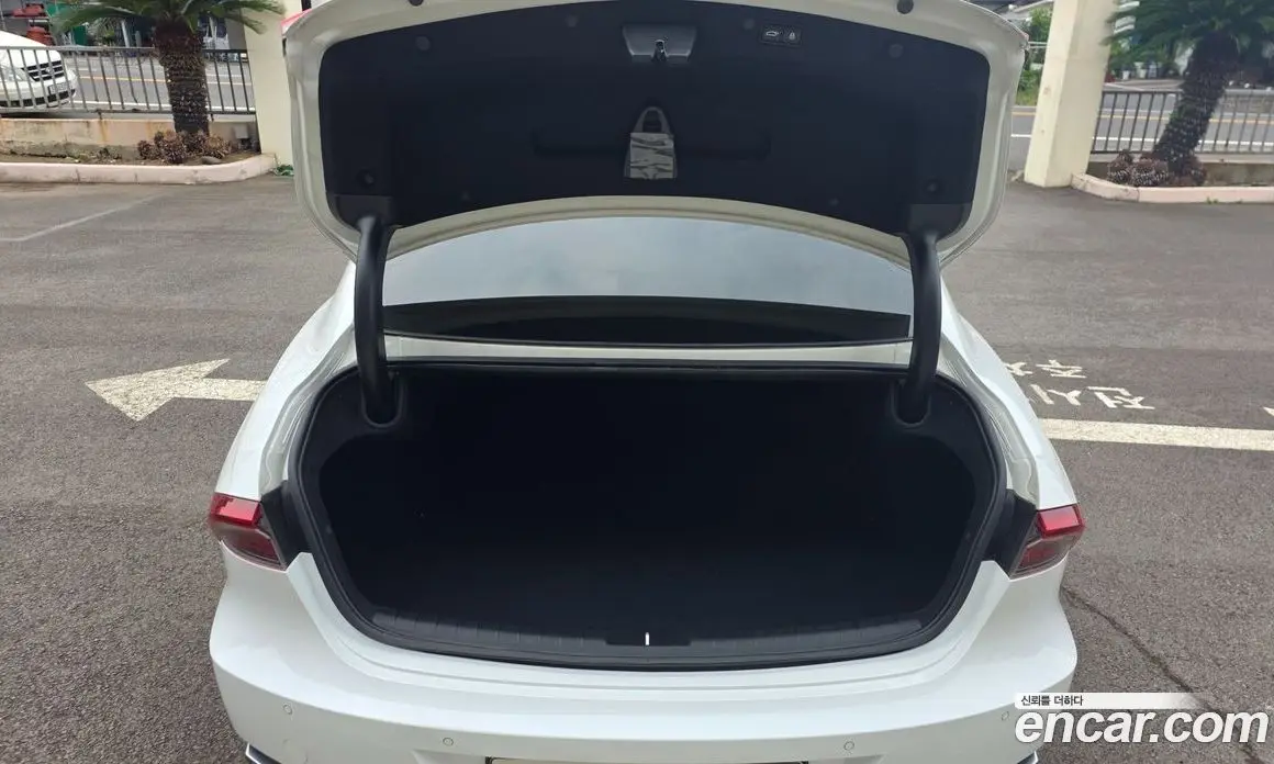 Hyundai Grandeur 2022 2.4 автомат (гидро), фото 19