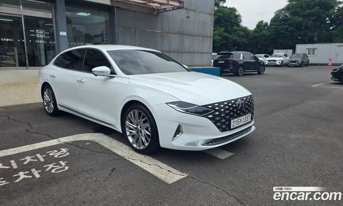 Hyundai Grandeur 2022 2.4 автомат (гидро), фото 3