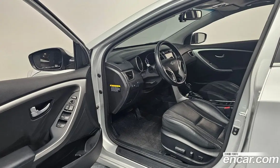 Hyundai i30 2016 1.6 автомат (гидро), фото 12
