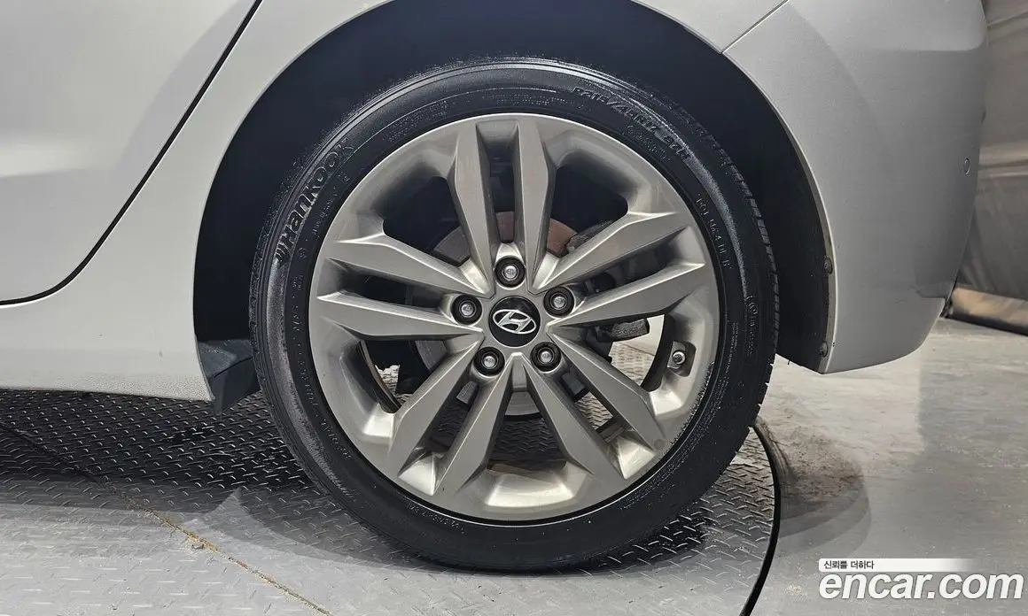 Hyundai i30 2016 1.6 автомат (гидро), фото 6
