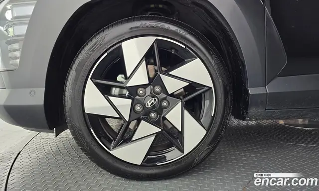 Hyundai Kona 2024 1.6 автомат (гидро), миниатюра 4