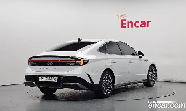 Hyundai Sonata 2023 2.0 автомат (гидро), миниатюра 2