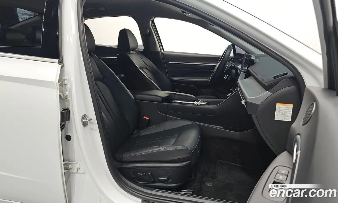 Hyundai Sonata 2023 2.0 автомат (гидро), фото 13