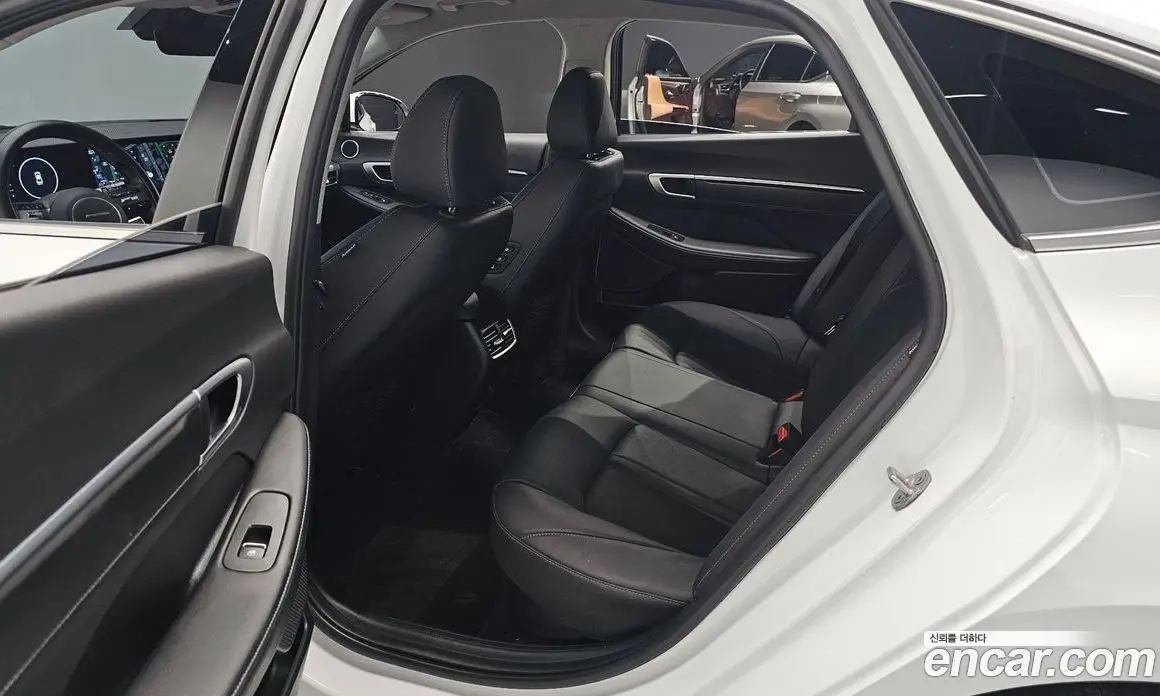 Hyundai Sonata 2023 2.0 автомат (гидро), фото 18