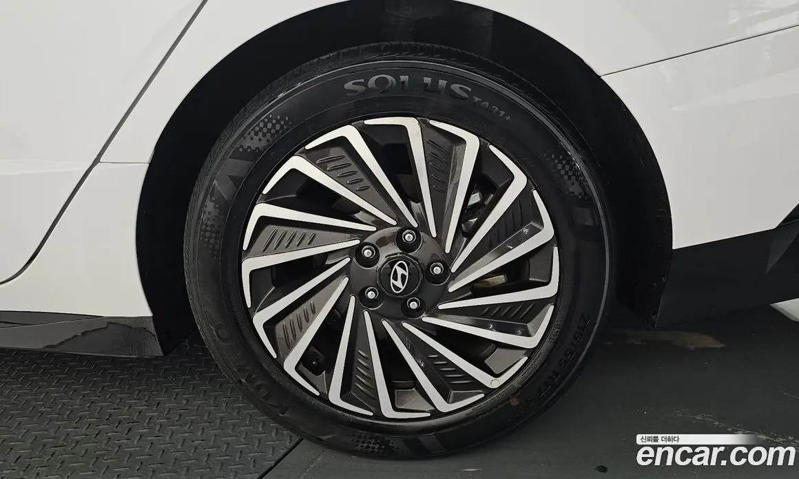 Hyundai Sonata 2023 2.0 автомат (гидро), фото 7