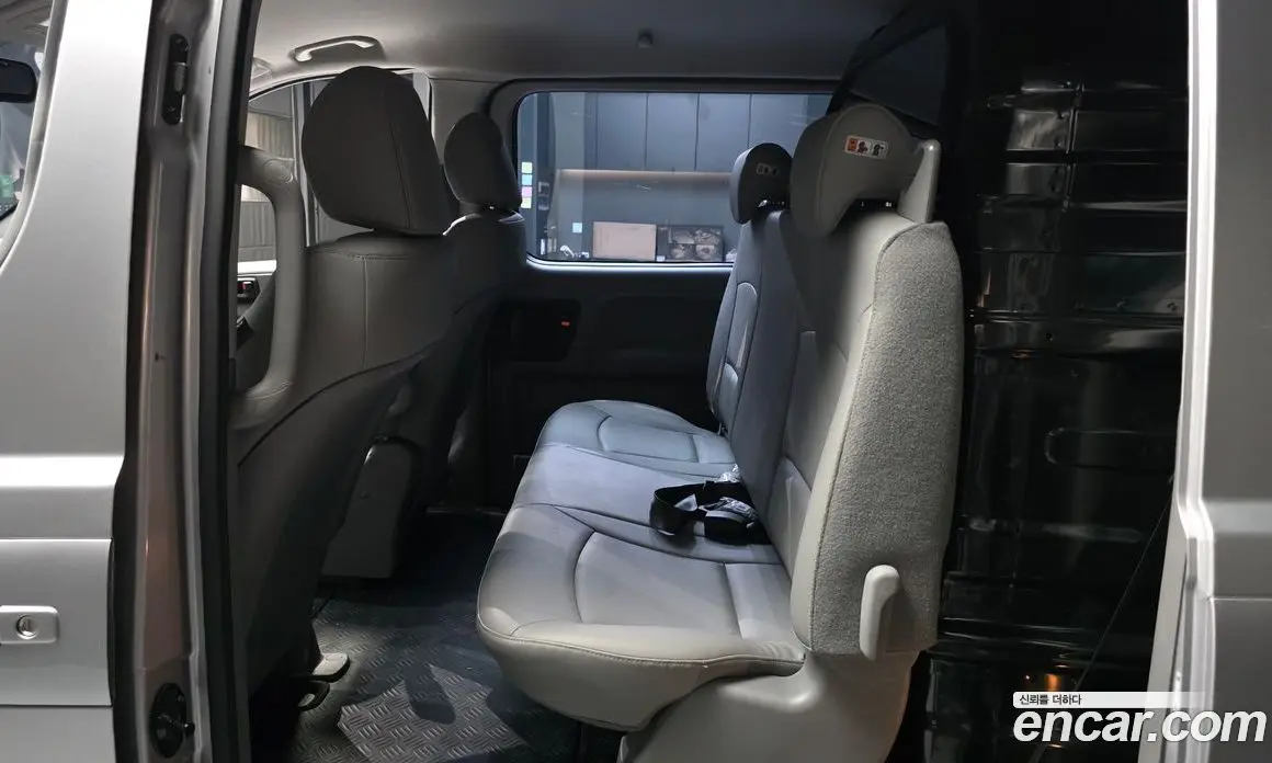 Hyundai Starex 2021 2.5 автомат (гидро), фото 16