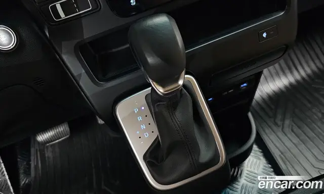 Hyundai Staria 2025 2.2 автомат (гидро), миниатюра 11