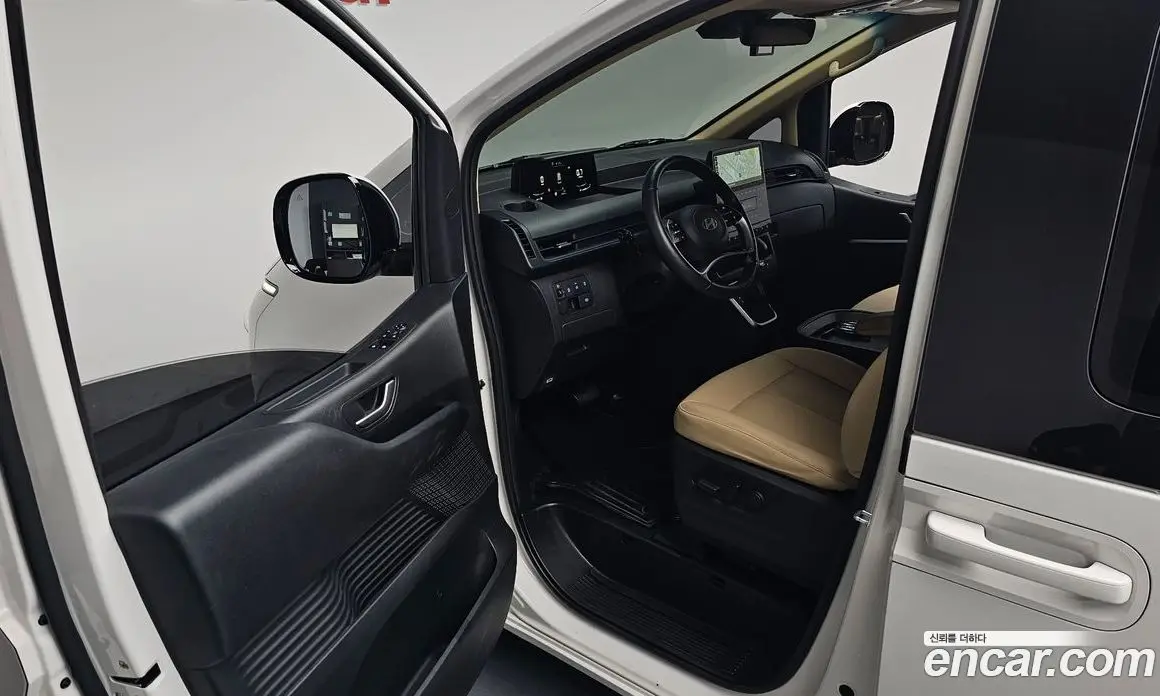 Hyundai Staria 2025 2.2 автомат (гидро), фото 12