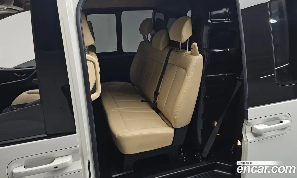 Hyundai Staria 2025 2.2 автомат (гидро), фото 15