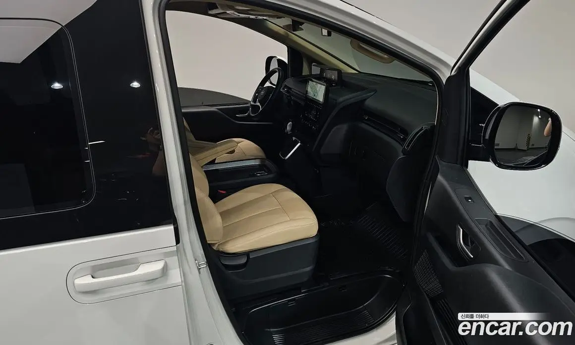 Hyundai Staria 2025 2.2 автомат (гидро), фото 16
