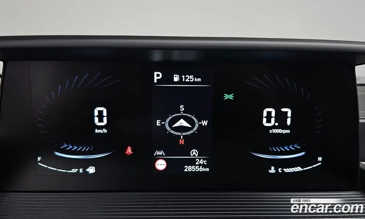 Hyundai Staria 2025 2.2 автомат (гидро), фото 10
