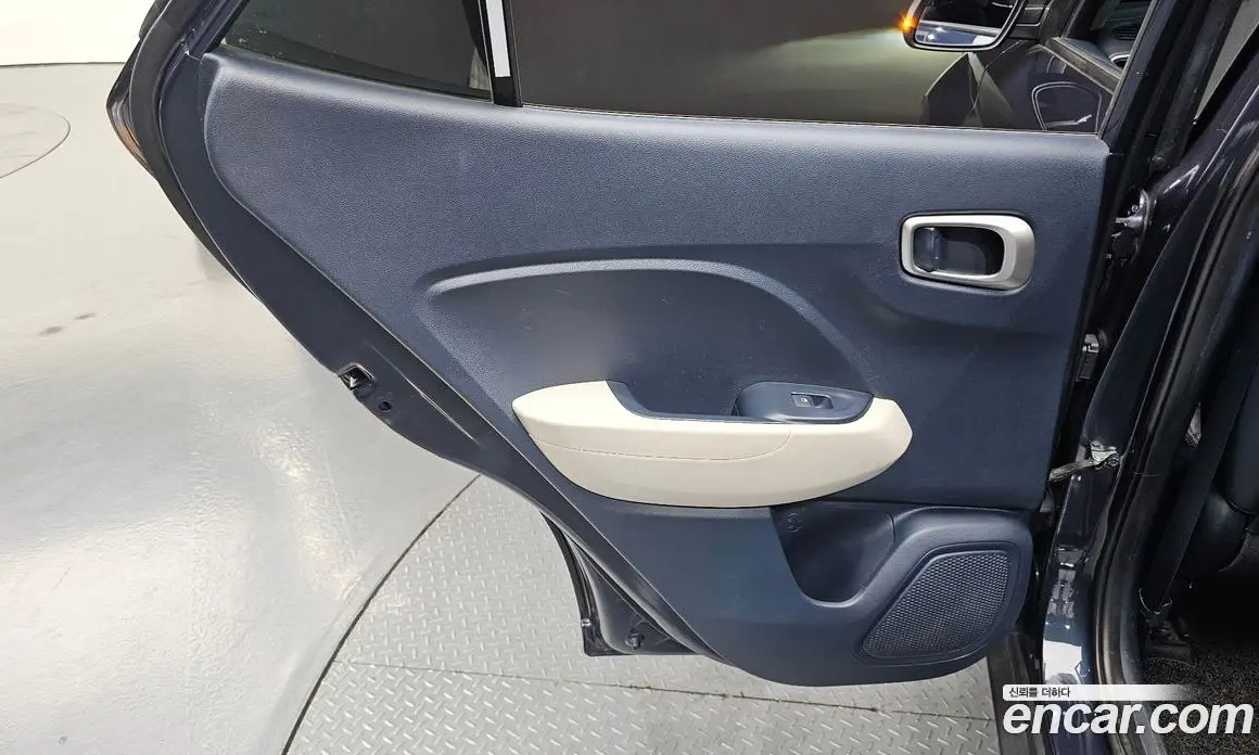 Hyundai Venue 2021 1.6 автомат (гидро), фото 14