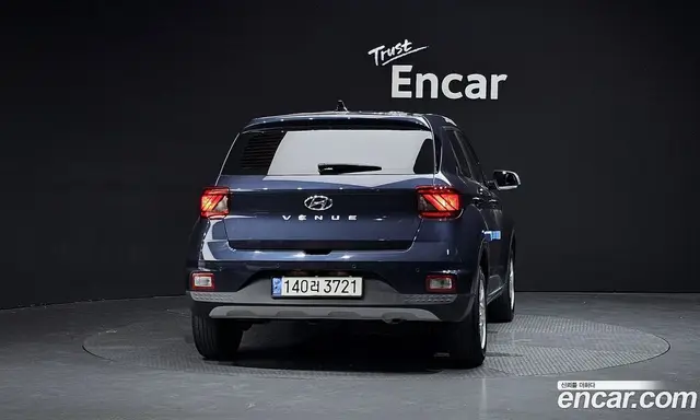 Hyundai Venue 2021 1.6 автомат (гидро), миниатюра 3
