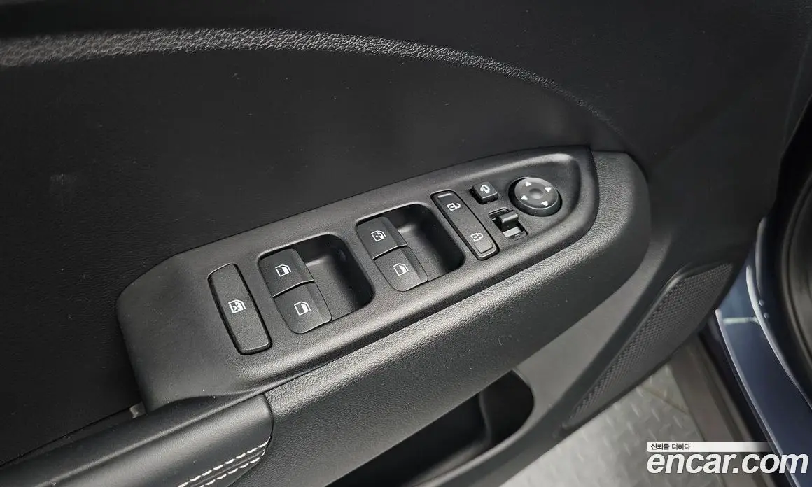 Hyundai Venue 2024 1.6 автомат (гидро), фото 17
