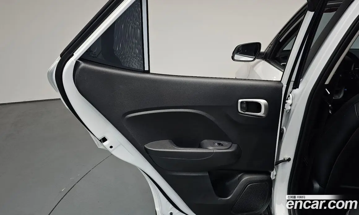 Hyundai Venue 2025 1.6 автомат (гидро), фото 14