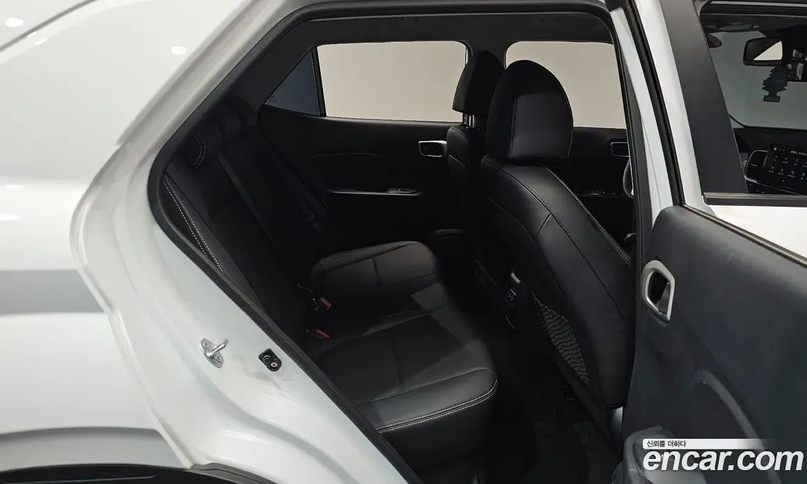 Hyundai Venue 2025 1.6 автомат (гидро), фото 16