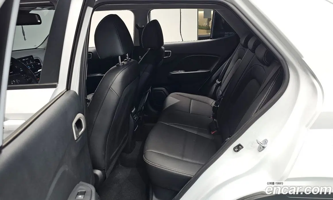 Hyundai Venue 2025 1.6 автомат (гидро), фото 17