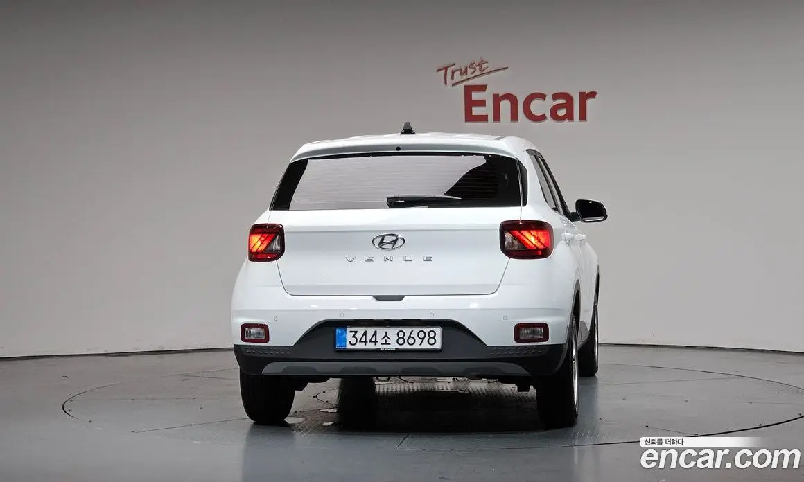 Hyundai Venue 2025 1.6 автомат (гидро), фото 3