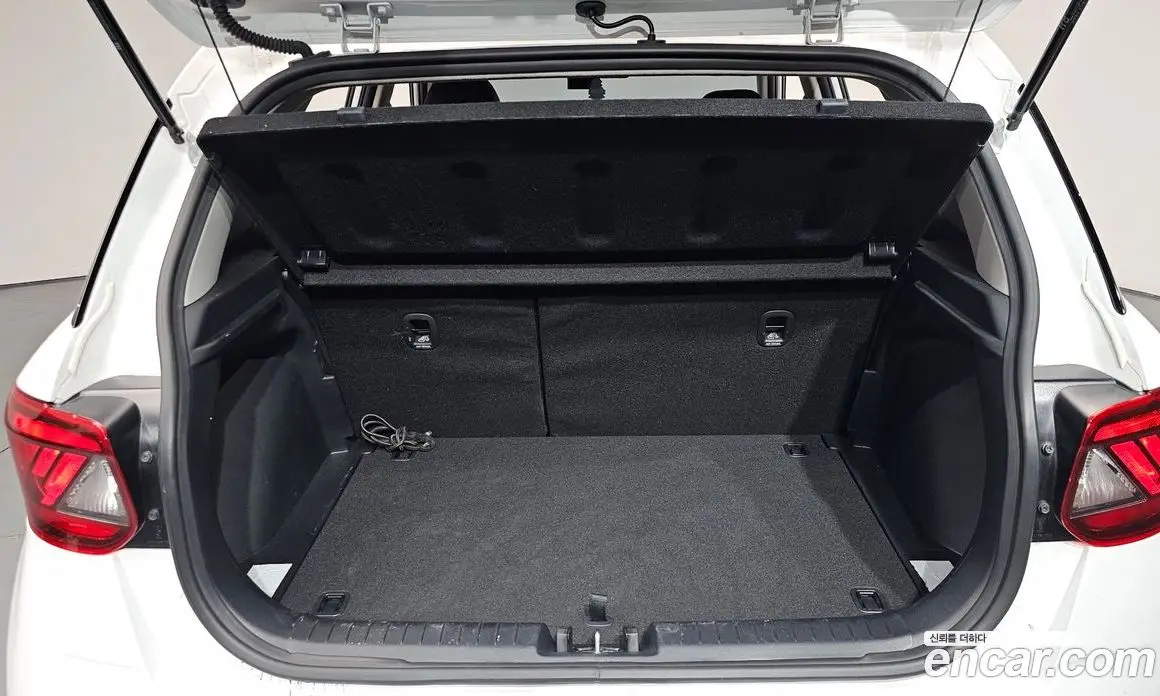 Hyundai Venue 2025 1.6 автомат (гидро), фото 25