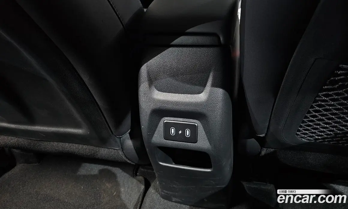 Hyundai Venue 2025 1.6 автомат (гидро), фото 30