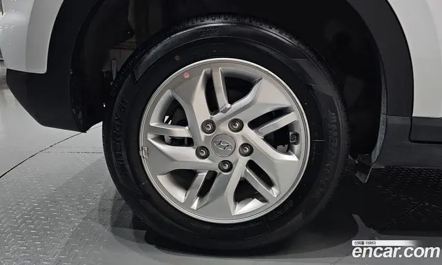 Hyundai Venue 2025 1.6 автомат (гидро), миниатюра 6