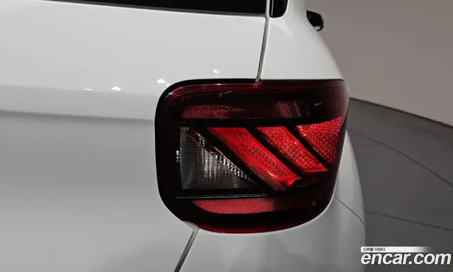 Hyundai Venue 2025 1.6 автомат (гидро), миниатюра 8