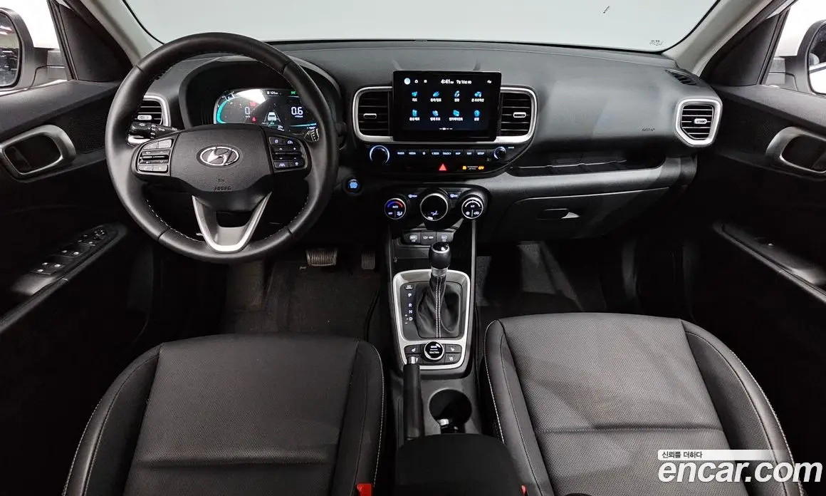 Hyundai Venue 2025 1.6 автомат (гидро), фото 9