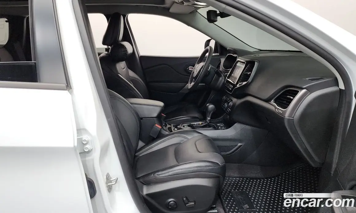 Jeep Cherokee 2022 2.4 автомат (гидро), фото 16