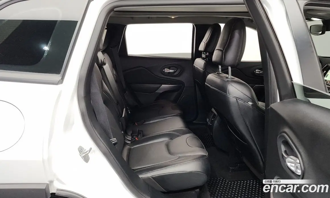 Jeep Cherokee 2022 2.4 автомат (гидро), фото 17